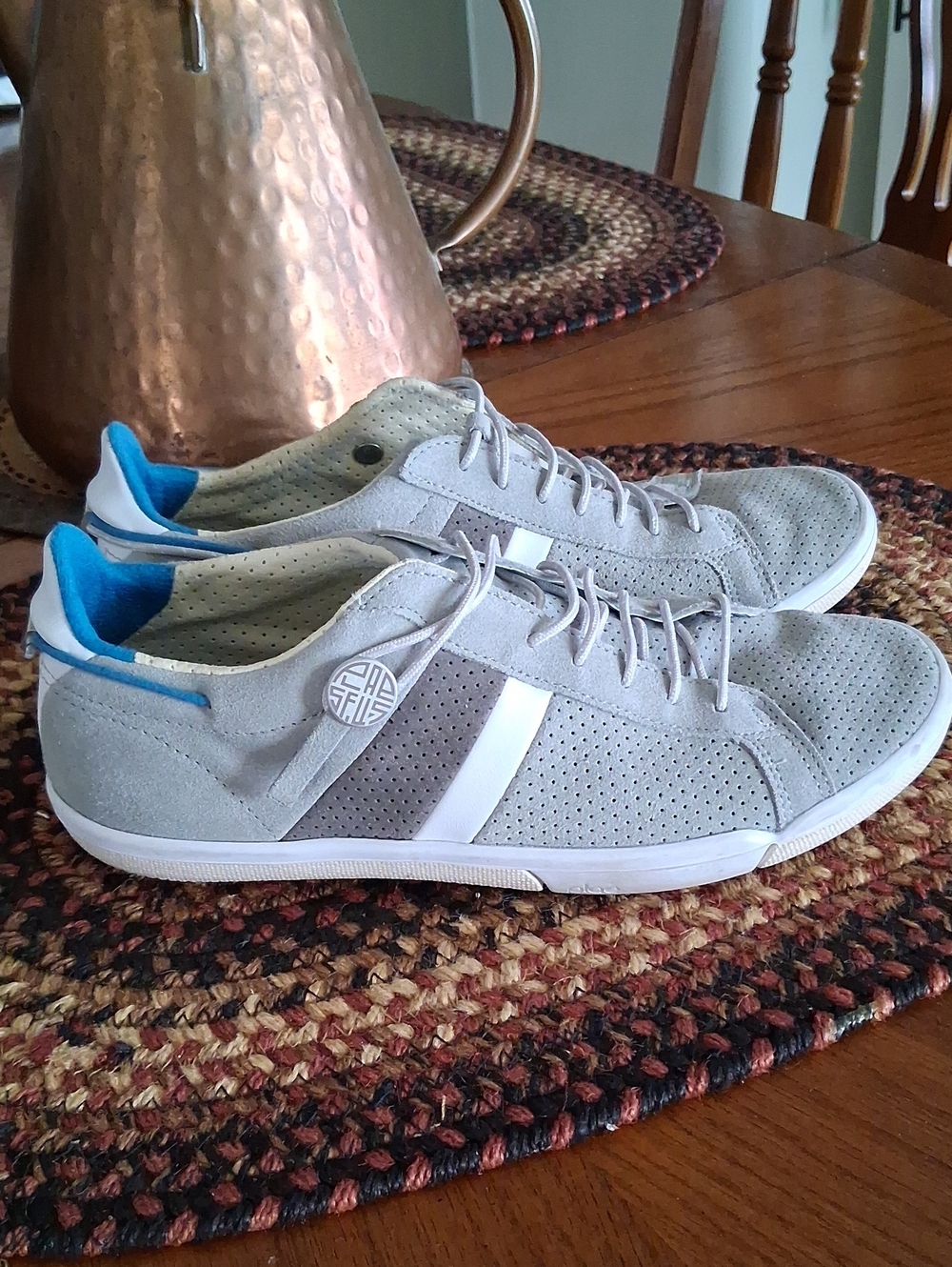 PLAE Womans Light Gray Suede Sneakers with Blue Lining Sz.6